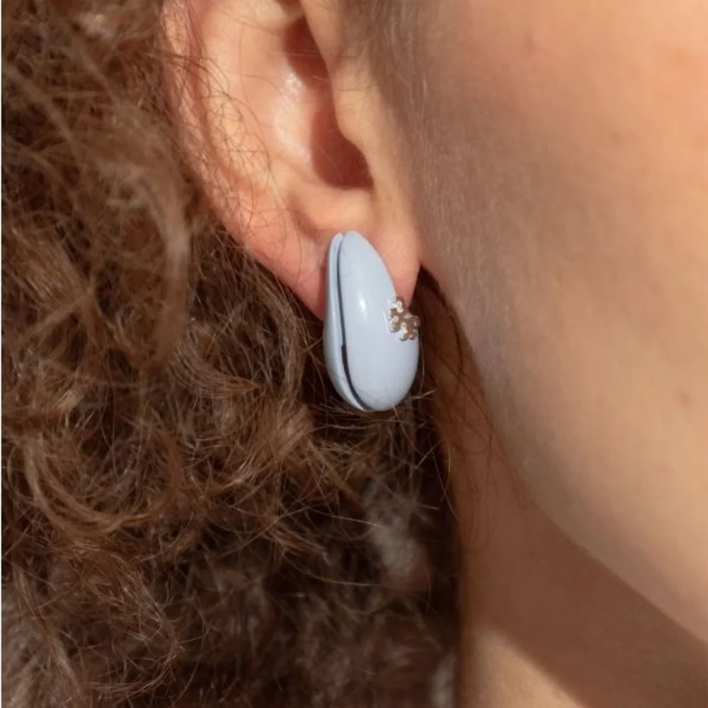 TORY BURCH Small Wave Drop Earrings - Light Blue